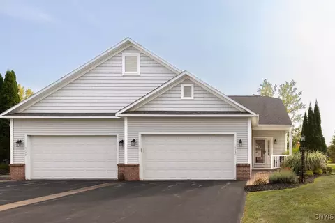 4130 Sandbar Ln, Liverpool, NY 13090