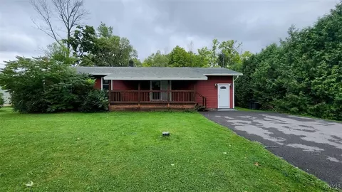 6913 Fairway Dr, Westmoreland, NY 13490