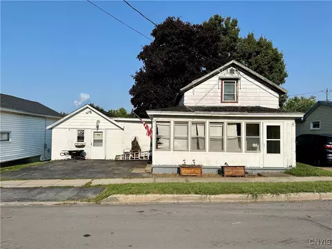 333 Duer St, Oswego, NY 13126