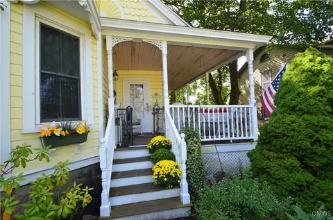 172 E Genesee St, Skaneateles, NY 13152 photo 3