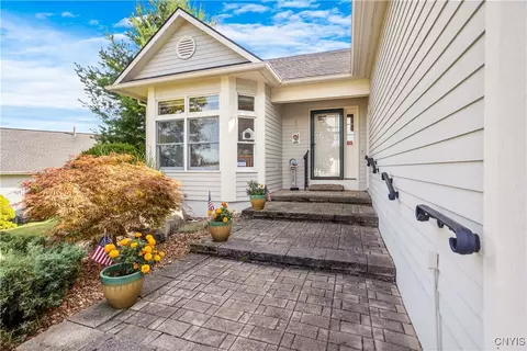 6103 Bay Hill Cir, Jamesville, NY 13078