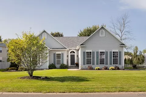 8218 Dampier Cir, Clay, NY 13090