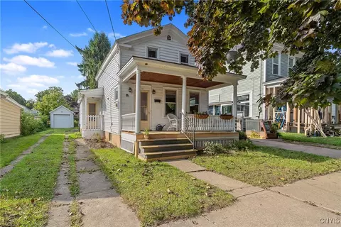 18 Varick St, Oswego, NY 13126