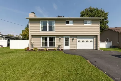 7833 Marina Dr, Bridgeport, NY 13030
