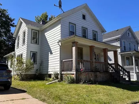 142 E 8th St #140, Oswego, NY 13126