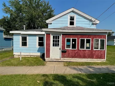 327 Duer St, Oswego, NY 13126