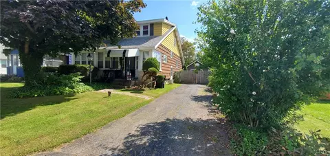 202 Earl Ave, Salina, NY 13211
