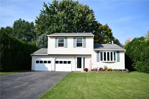 5091 Homeview Dr, Salina, NY 13088