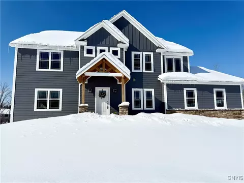 8206 Harkins Ct, Lysander, NY 13027