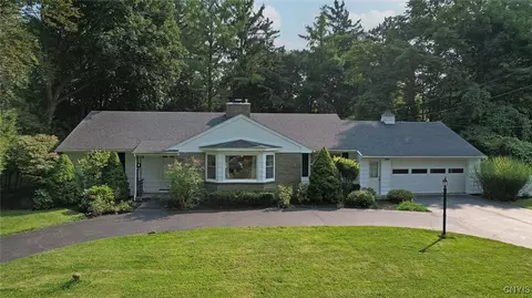 144 Edwards Dr, Fayetteville, NY 13066
