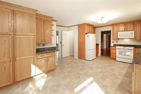 144 Edwards Dr, Fayetteville, NY 13066 photo 13
