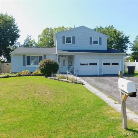 5379 Amalfi Dr, Clay, NY 13041