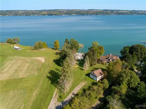 2654 W Lake Rd, Skaneateles, NY 13152