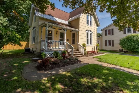 29 Salina St, Lysander, NY 13027