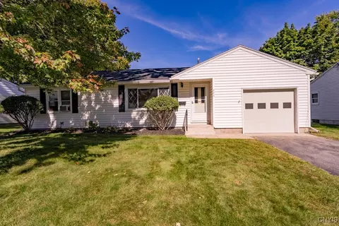 223 Lynnhaven Dr, Syracuse, NY 13212