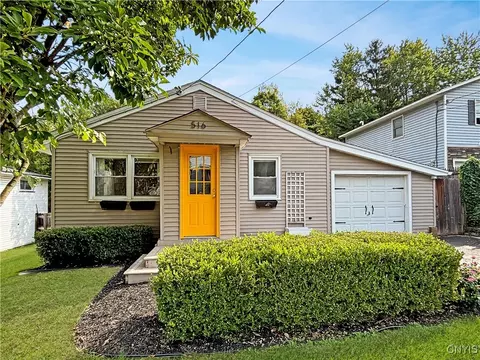 516 Cleveland Blvd, Fayetteville, NY 13066