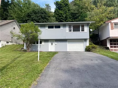 215 Houston Ave, Syracuse, NY 13224