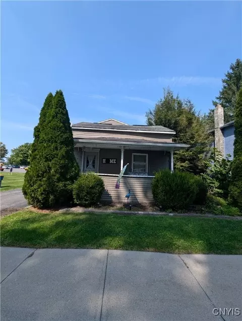35 E Oneida St, Lysander, NY 13027 photo 4