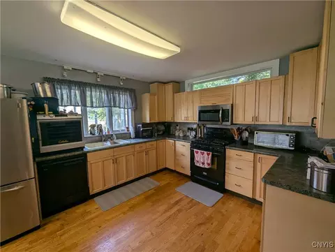 35 E Oneida St, Lysander, NY 13027 photo 19