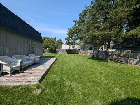 35 E Oneida St, Lysander, NY 13027 photo 11