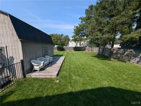 35 E Oneida St, Lysander, NY 13027 photo 8