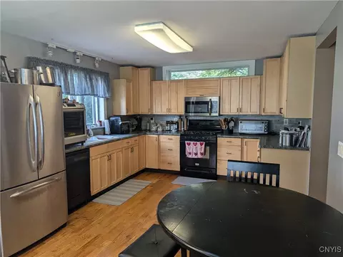 35 E Oneida St, Lysander, NY 13027 photo 16