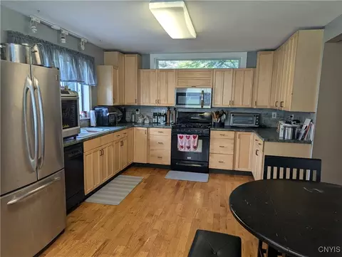 35 E Oneida St, Lysander, NY 13027 photo 15