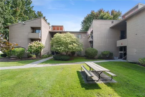 6 Watertree Dr, East Syracuse, NY 13057