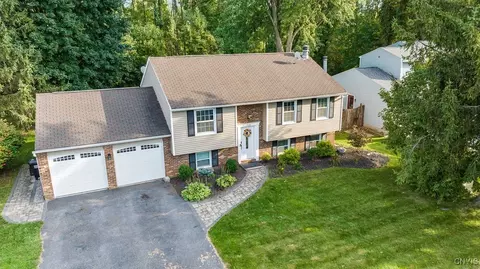 200 Old Cove Rd, Salina, NY 13090