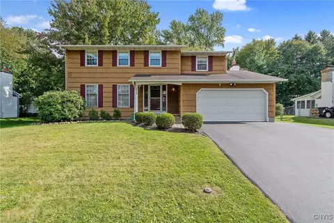 4040 Arrowhead Ln, Salina, NY 13090