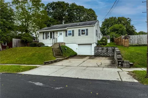 22 Catlin St, Auburn, NY 13021