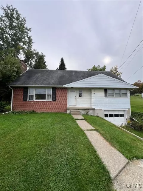 99 W Main St, Morrisville, NY 13408