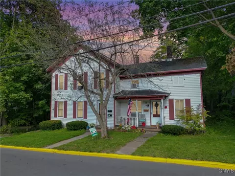 11 Fountain St, Kirkland, NY 13323