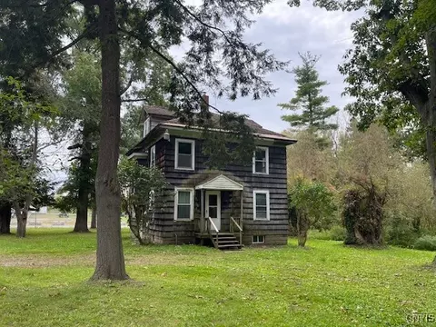 3 Chase Rd, Granby, NY 13069