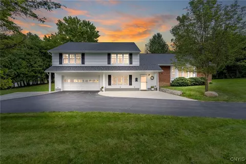 5190 Brockway Ln, Fayetteville, NY 13066