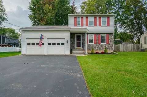 302 Ripplebrook Ln, Minoa, NY 13116