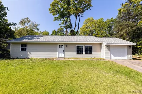 31 Wexford Rd, Syracuse, NY 13214