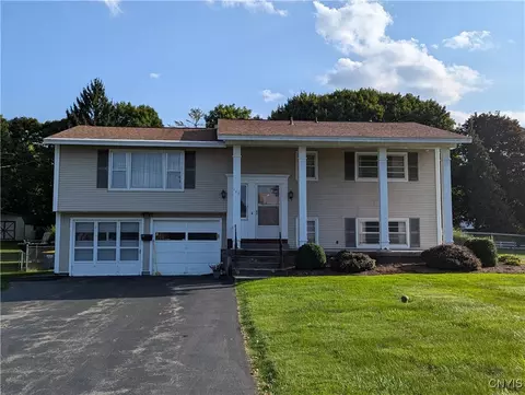 107 Gordon Pkwy, Syracuse, NY 13219