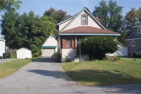 801 Matty Ave, Salina, NY 13211