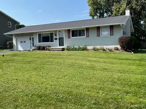 121 Lueck Ln, Salina, NY 13088