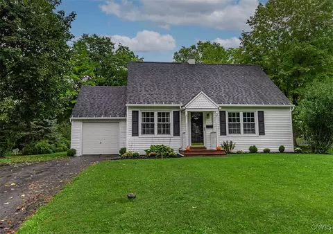 3 Kelly Dr, Manlius, NY 13104