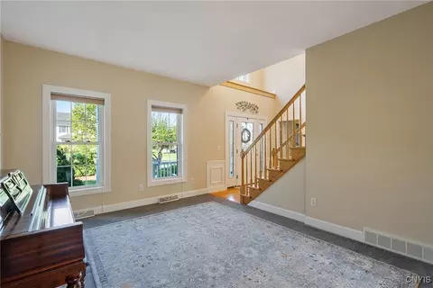 129 Eagle Crest Dr, Camillus, NY 13031 photo 8