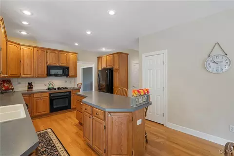 129 Eagle Crest Dr, Camillus, NY 13031 photo 15