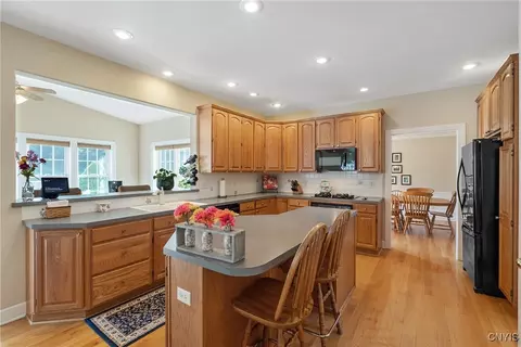 129 Eagle Crest Dr, Camillus, NY 13031 photo 11