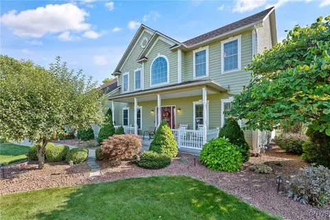 129 Eagle Crest Dr, Camillus, NY 13031 photo 3