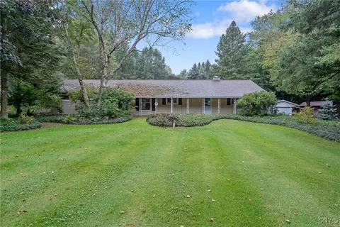 8415 Oswego Rd, Lysander, NY 13027