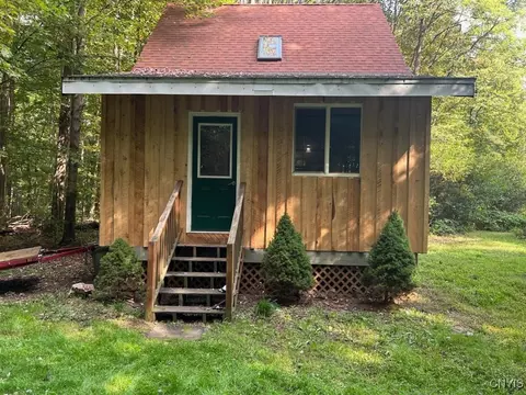 1202 Albion Cross Rd, Albion, NY 13142