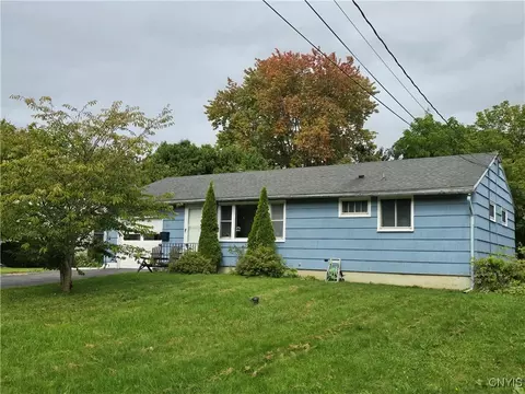115 Oakley Dr, Syracuse, NY 13212