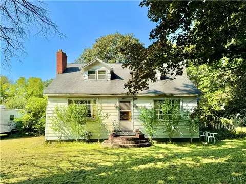 2563 W Brutus St, Brutus, NY 13166