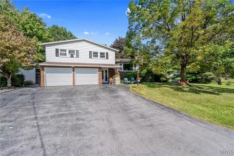 306 Millen Dr, North Syracuse, NY 13212